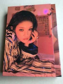 Album Kim Chung Ha: Offset