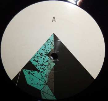 CD/EP Girls In Hawaii: Refuge