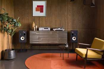 Técnica de áudio JBL SA550