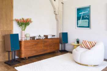 Técnica de áudio JBL SA550