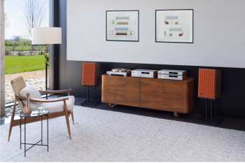 Técnica de áudio JBL SA550