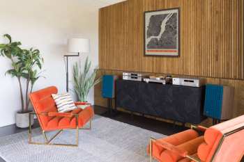 Técnica de áudio JBL SA550