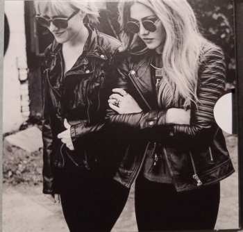 CD Larkin Poe: Reskinned