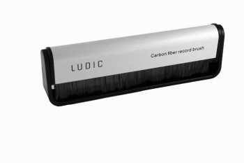 Técnica de áudio Ludic - Kartáč na desky z uhlíkových vláken