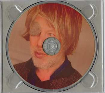 CD Momus: Vivid
