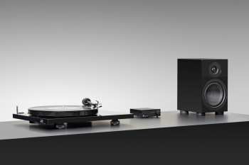 Técnica de áudio Pro-Ject E1 Černý + OM5e