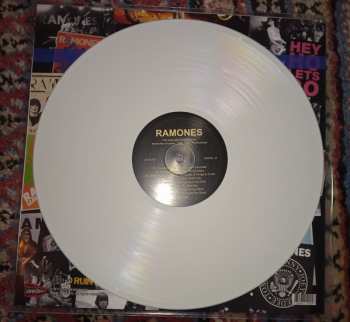 LP Ramones: The Kids Are Ready To Go (Montevideo - Uruguay 14-11-1994 FM Broadcast) CLR
