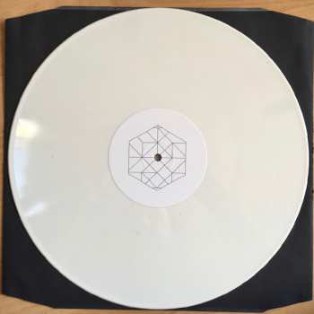 4LP/Caja Ricardo Donoso: Symmetry LTD | CLR