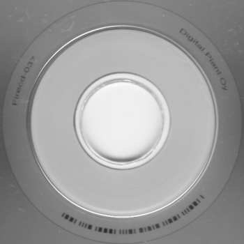 CD Saralee: Darkness Between