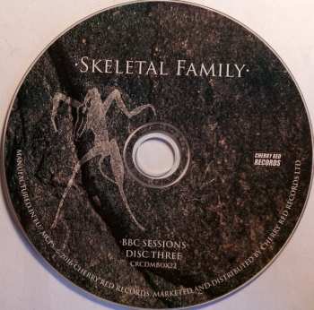 5CD/Caja Skeletal Family: Eternal (Singles · Albums · Rarities · BBC Sessions · Live · Demos 1982-2015)
