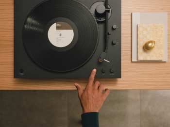 Técnica de áudio Sony PS-LX5BT