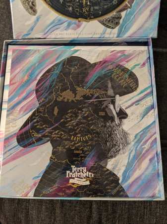 15LP Terry Pratchett: Terry Pratchett's Vinyl Discworld LTD | CLR