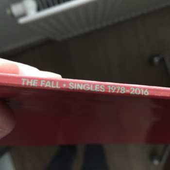 7CD/Caja The Fall: Singles 1978 - 2016 DLX