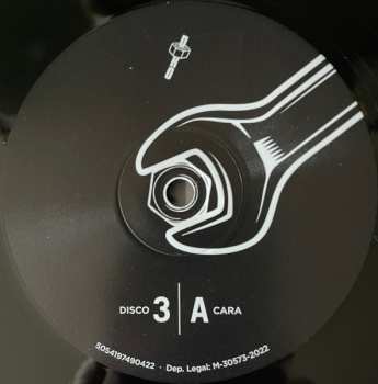 4LP/4CD/Caja Various: DRO 40 Aniversario - ...Y El Futuro Sigue Caminando Un Paso Por Detrás De Nosotros DLX | LTD