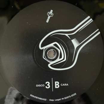 4LP/4CD/Caja Various: DRO 40 Aniversario - ...Y El Futuro Sigue Caminando Un Paso Por Detrás De Nosotros DLX | LTD